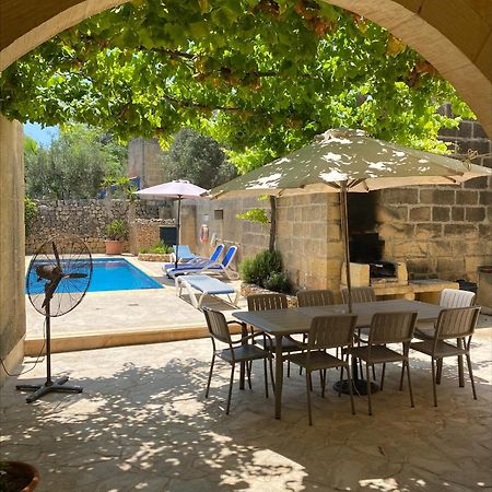 Tal-Masklu Farmhouse Gharb  Exterior photo