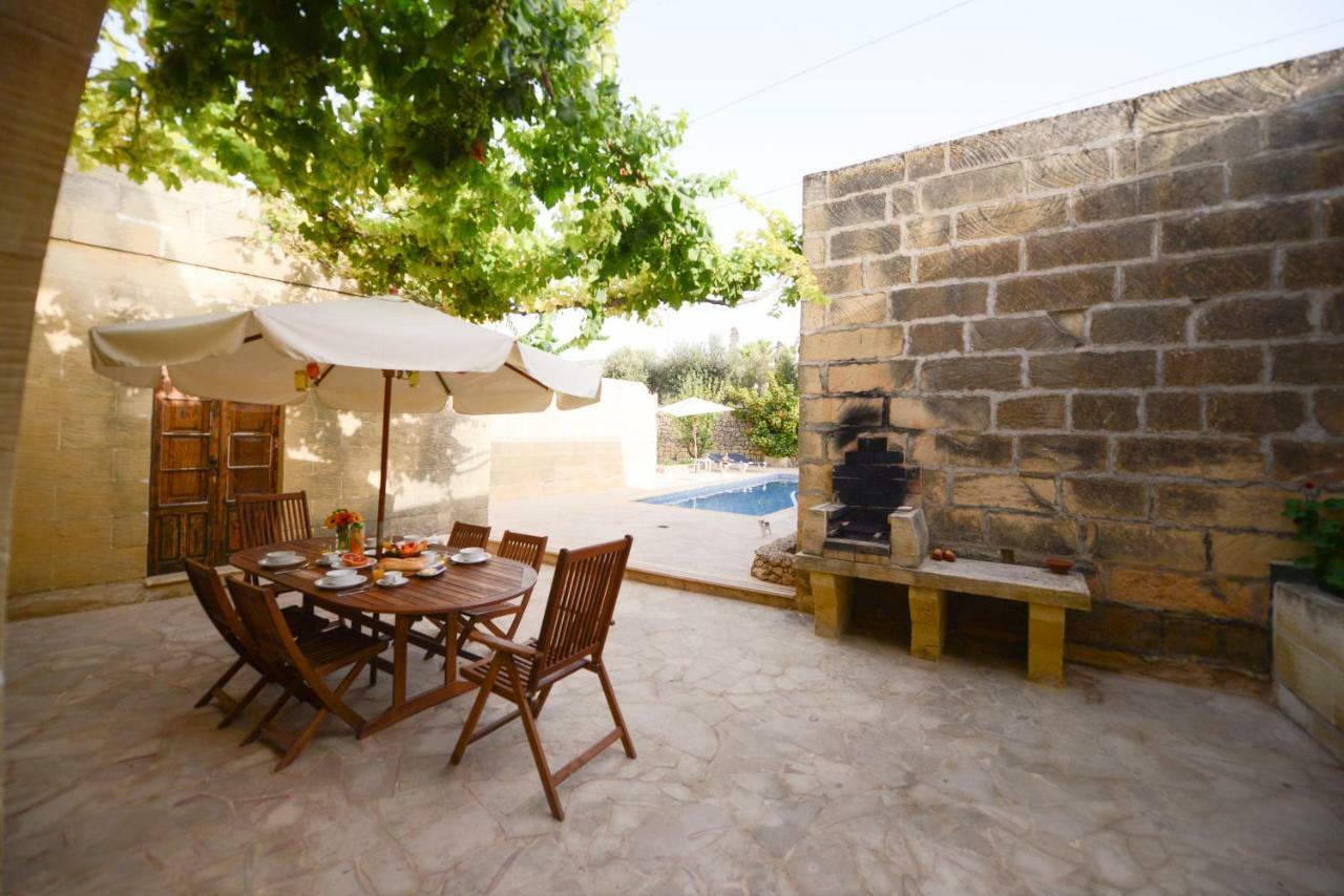 Tal-Masklu Farmhouse Gharb  Exterior photo
