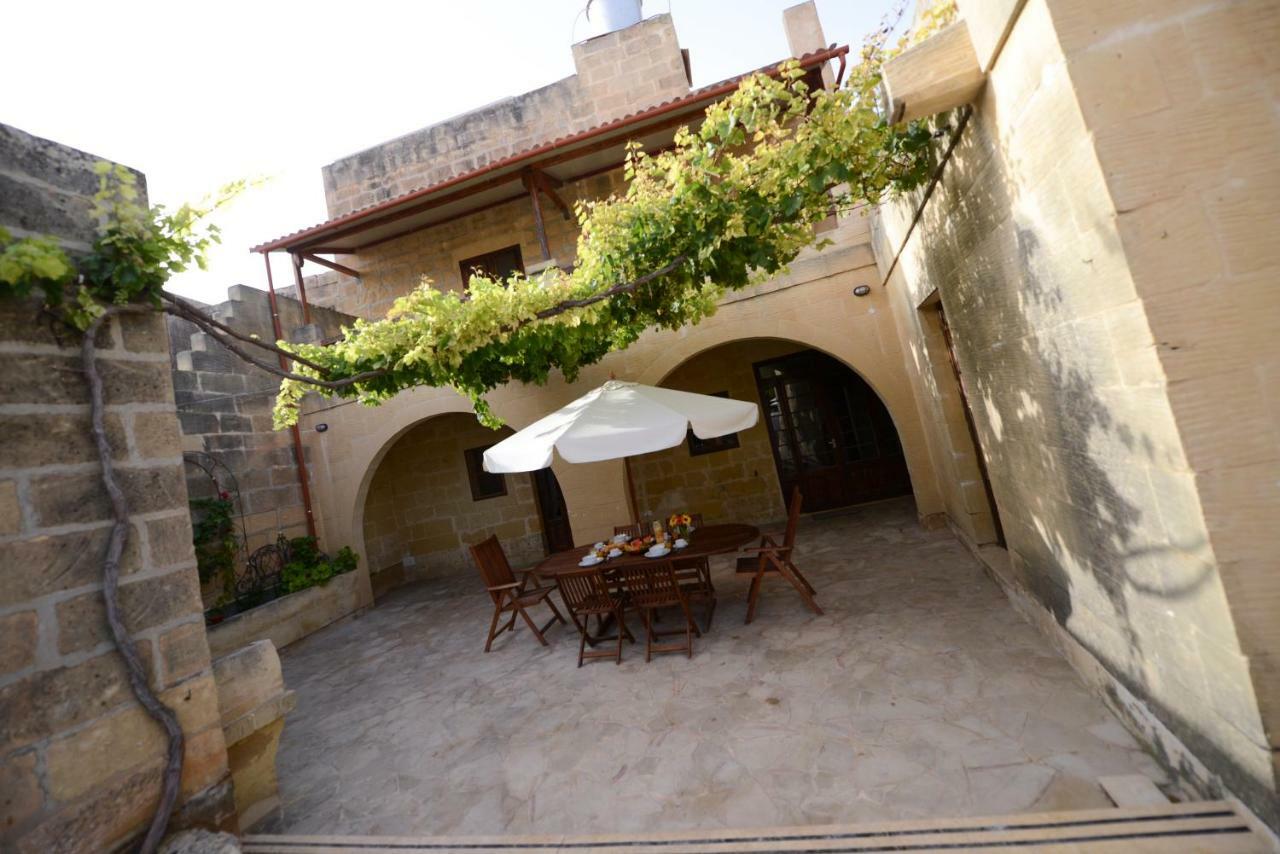 Tal-Masklu Farmhouse Gharb  Exterior photo